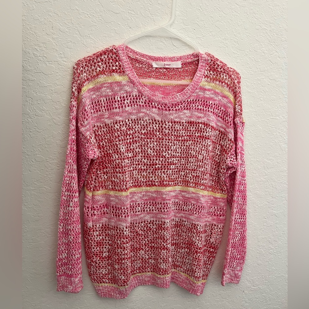 Knitted transparent sweater type top.